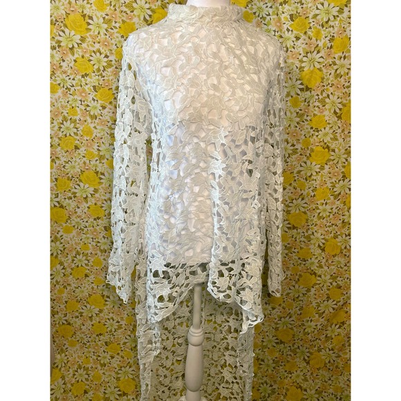 Unknown Tops - Women’s Droptail Lace Embroidered Long Sleeve Blouse